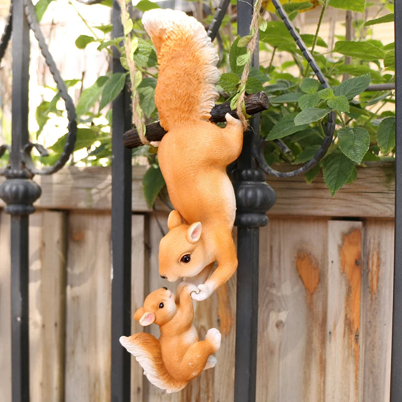 1pc Creative Climbing Rope Squirrel Figurine - Perfect forGarden &amp; Outdoor Decoration!